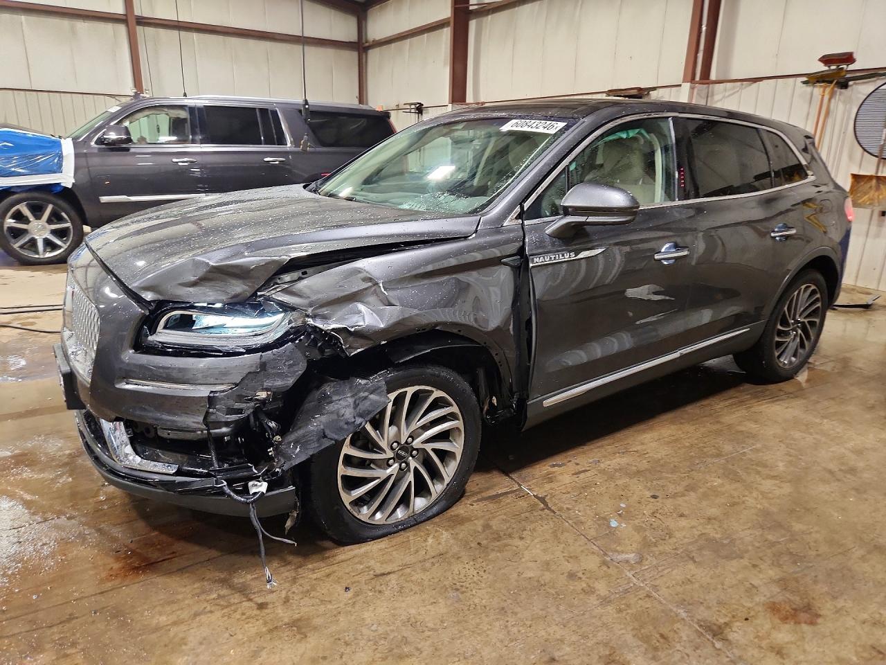 2020 Lincoln Nautilus Reserve, VIN 2LMPJ8KP3LBL05824 — Front end