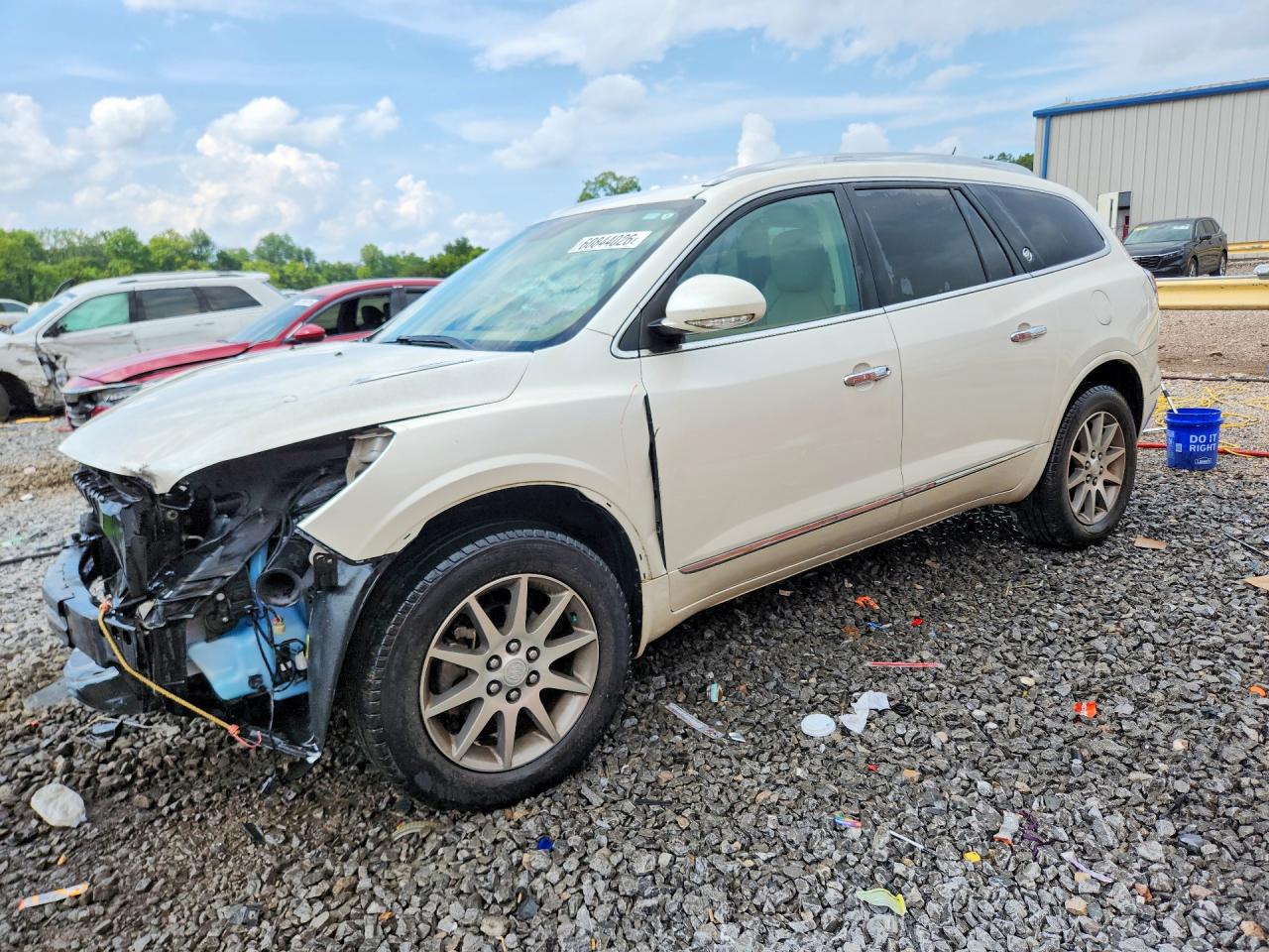 2013 Buick Enclave Leather, VIN 5GAKRCKD6DJ114229 — Front end