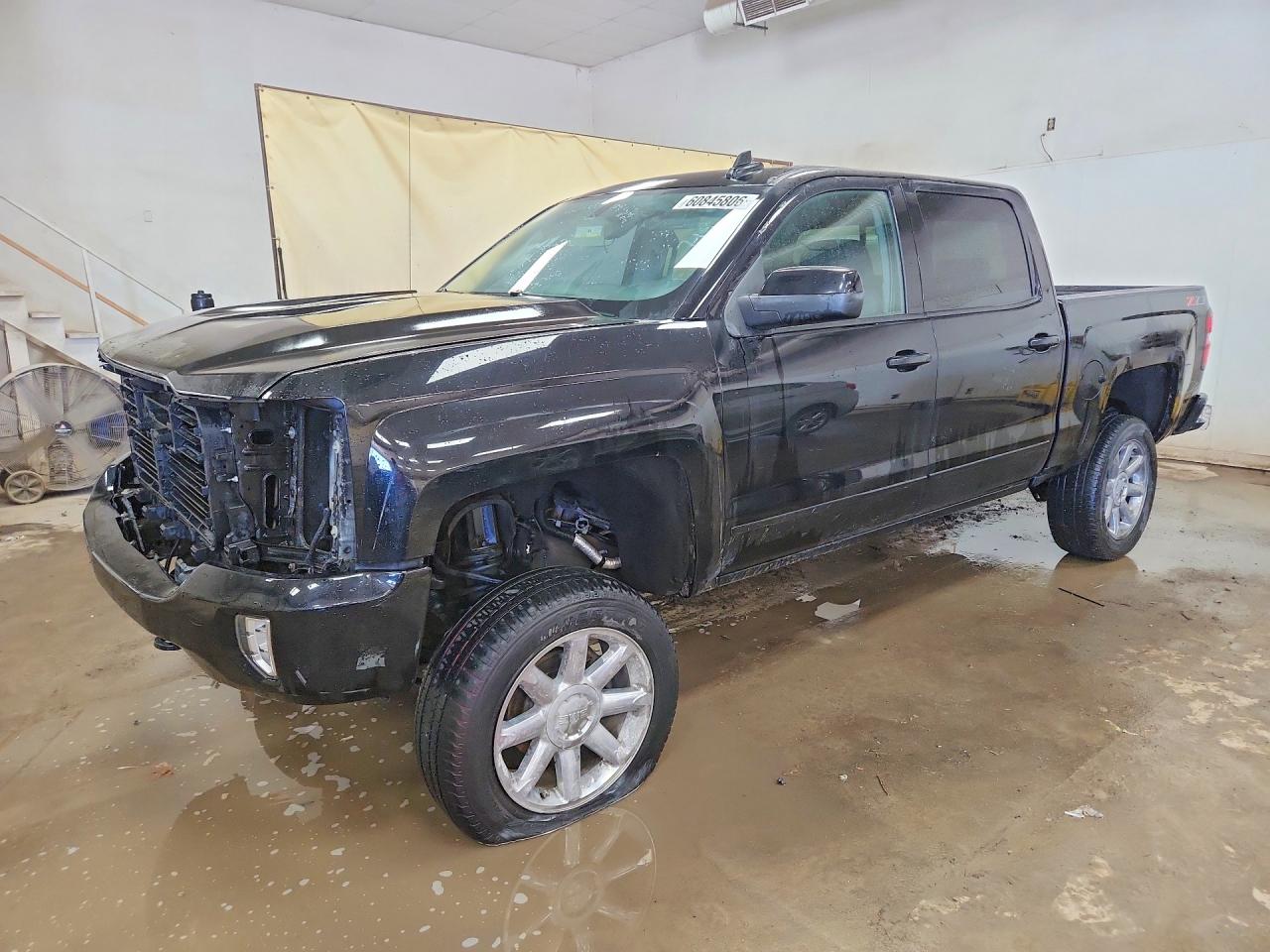 2018 Chevrolet Silverado 1500 LT, VIN 3GCUKREC8JG625598 — Stripped