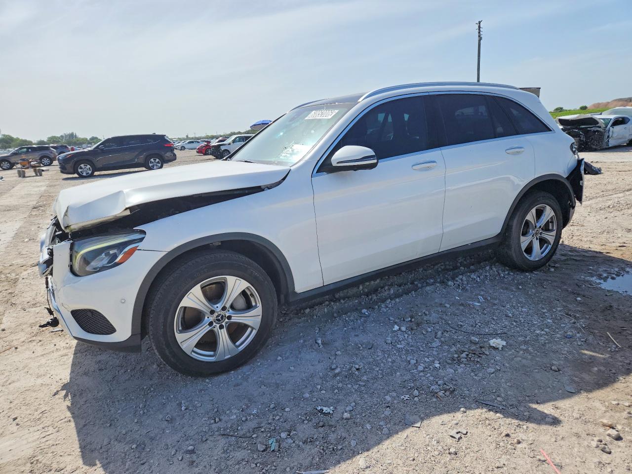 2018 Mercedes-Benz GLC 300, VIN WDC0G4JB8JV110716 — Front end