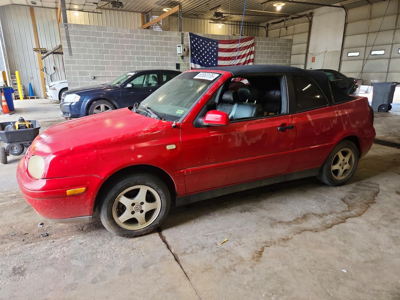 2000 Volkswagen Cabriolet GLS, VIN 3VWDC21V5YM803875 — Front end