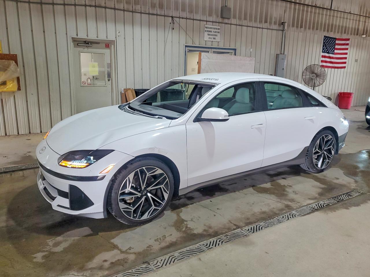 2023 Hyundai Ioniq 6 SEL, VIN KMHM34AC6PA045713 — Перед