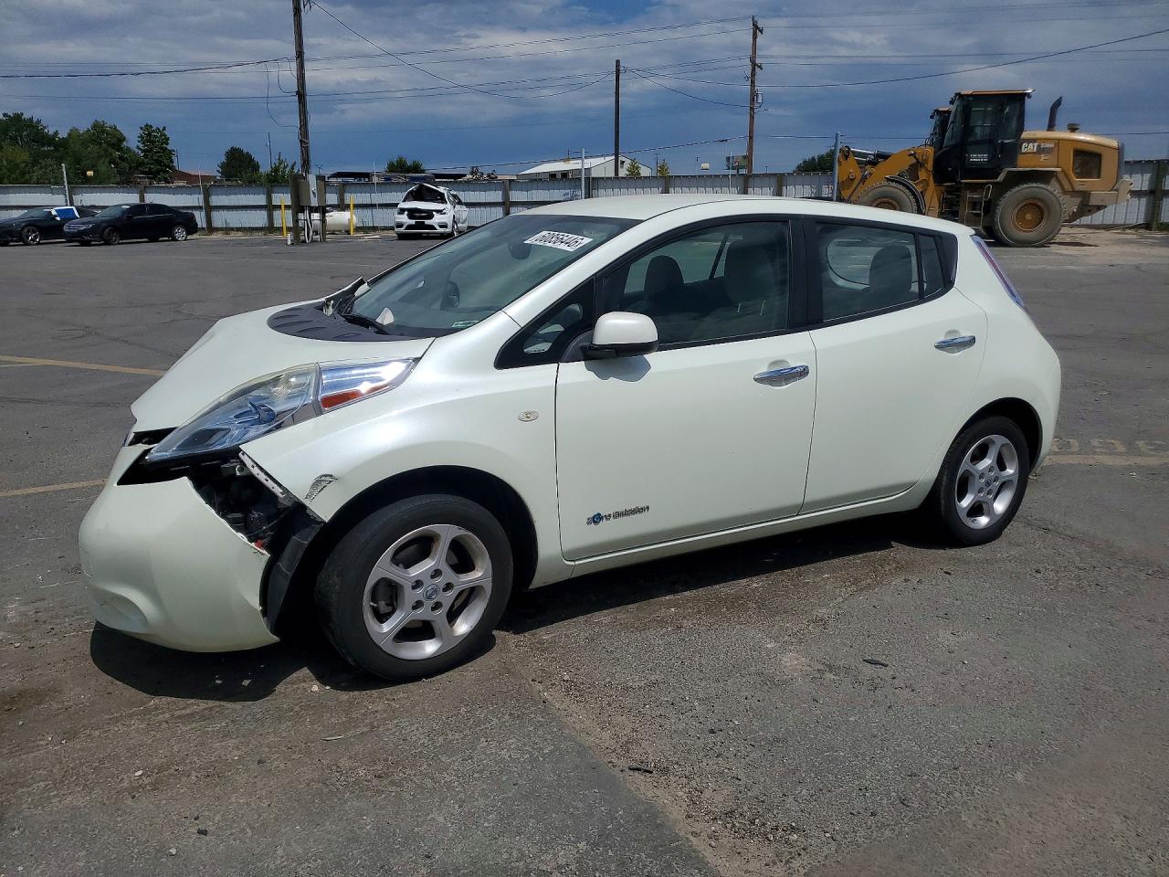 2012 Nissan LEAF SL, VIN JN1AZ0CP8CT021459 — Перед