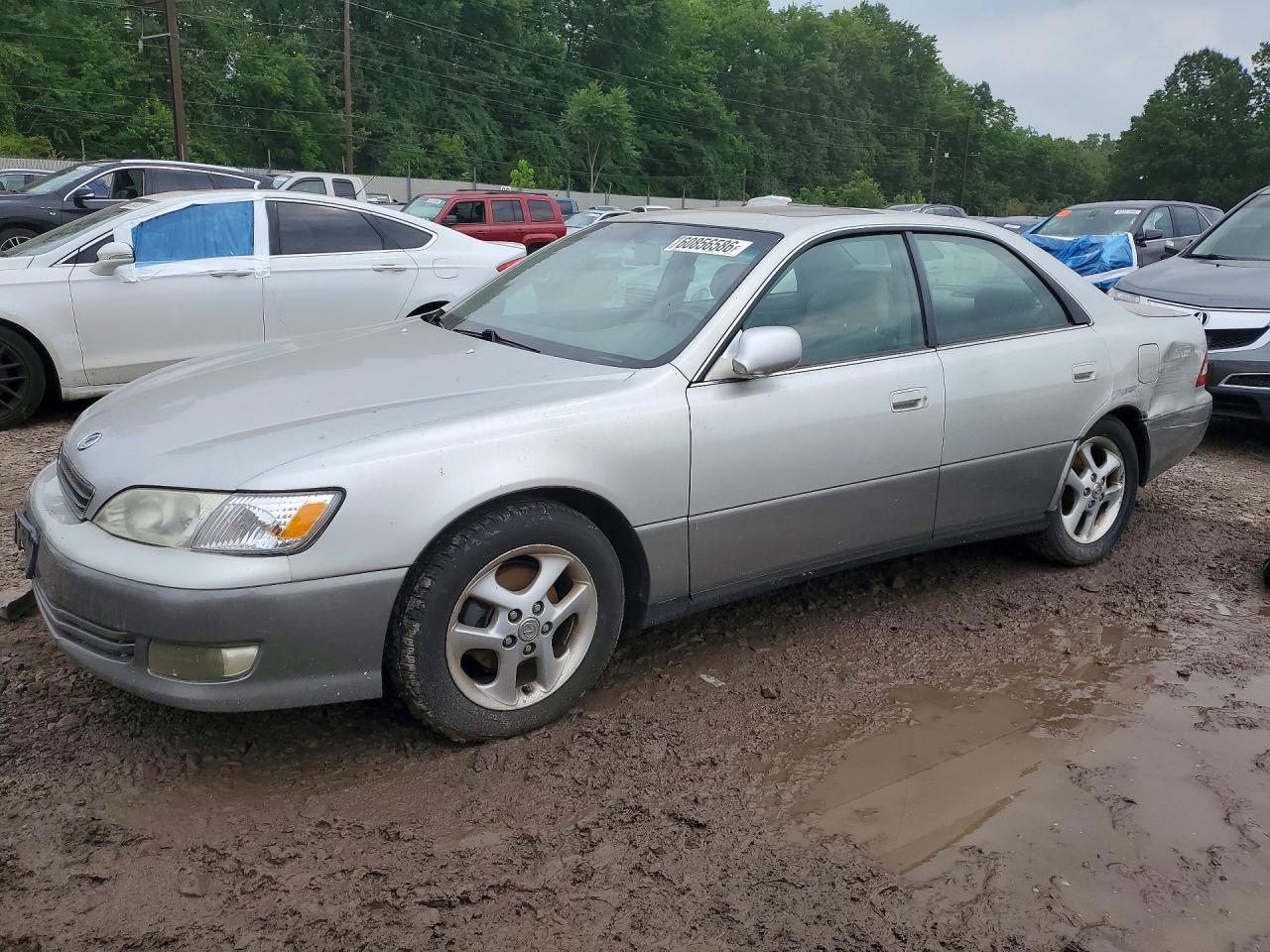 2001 Lexus ES 300, VIN JT8BF28G610342346 — Бок