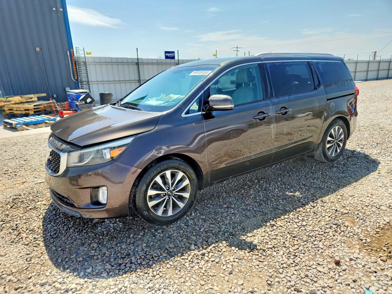 2015 Kia Sedona EX, VIN KNDMC5C10F6037307 — Перед
