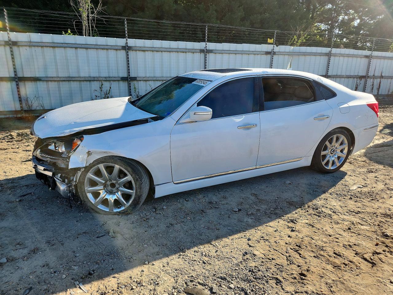 2012 Hyundai Equus Signature, VIN KMHGH4JH3CU055960 — Front end