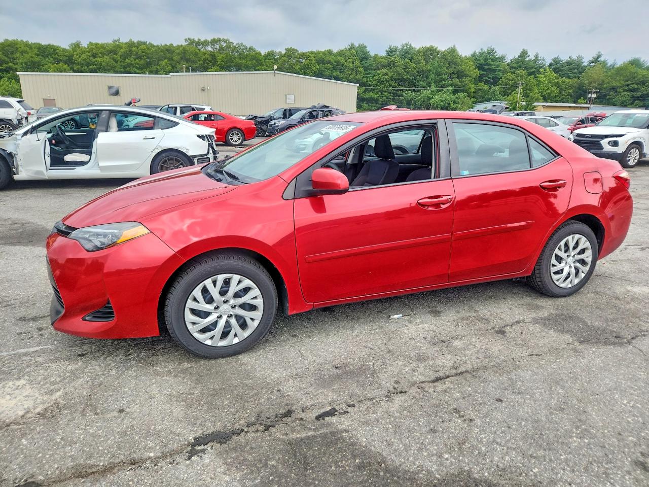 2019 Toyota Corolla SE, VIN 2T1BURHE8KC174067 — Side