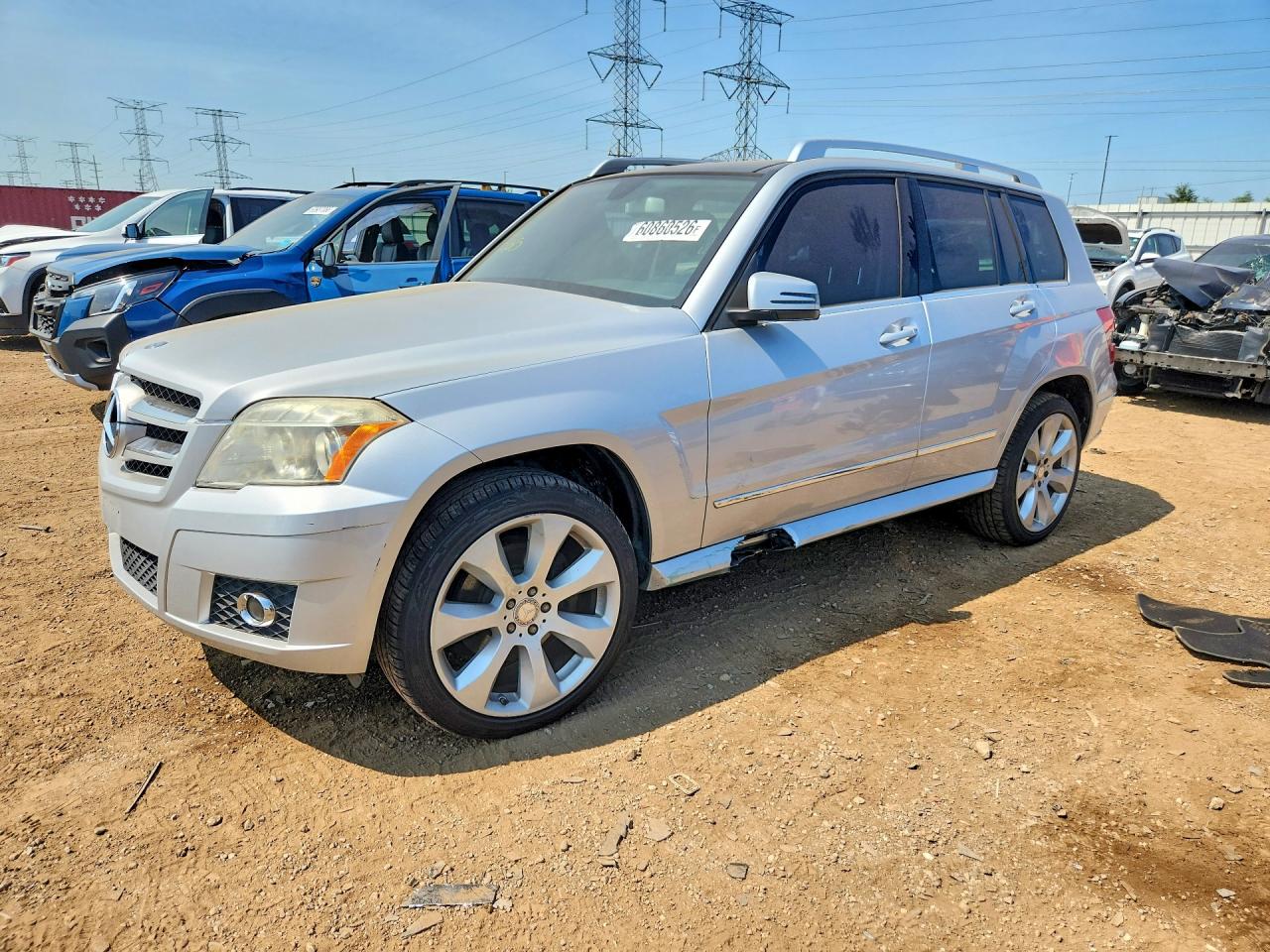 2010 Mercedes-Benz GLK 350, VIN WDCGG8HB3AF263302 — Side