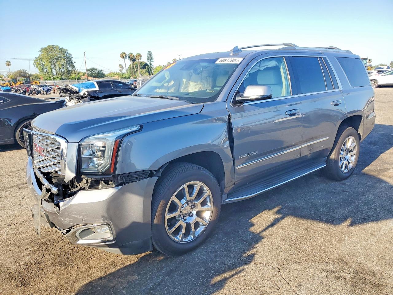 2018 GMC Yukon Denali, VIN 1GKS1CKJ5JR283591 — Перед