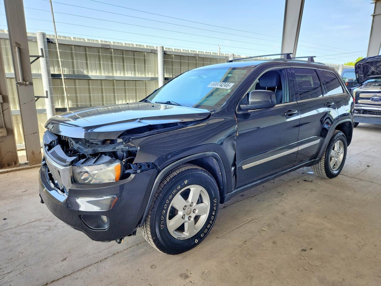 2011 Jeep Grand Cherokee Laredo, VIN 1J4RR4GG2BC585425 — Front end