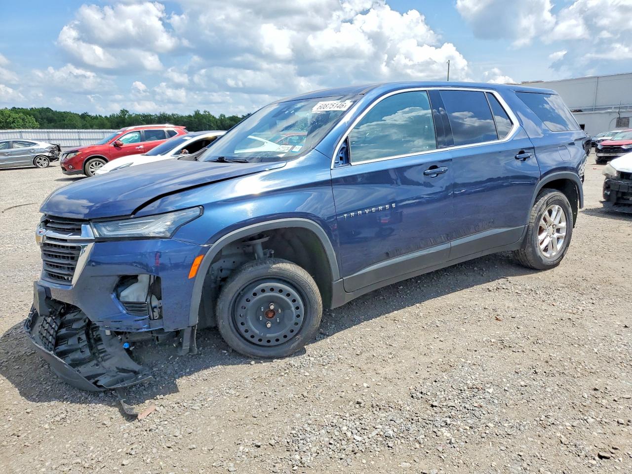 2022 Chevrolet Traverse LS, VIN 1GNERFKW7NJ119687 — Front end