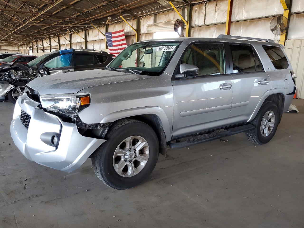 2018 Toyota 4Runner SR5 Premium, VIN JTEZU5JR5J5174040 — Side