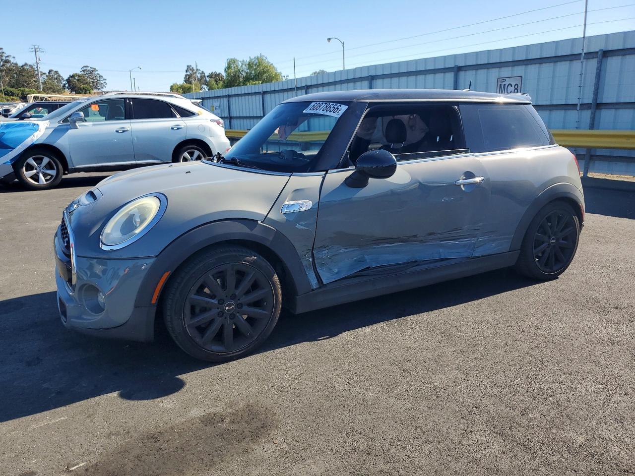 2015 MINI Hardtop S, VIN WMWXP7C50F2A33216 — Side