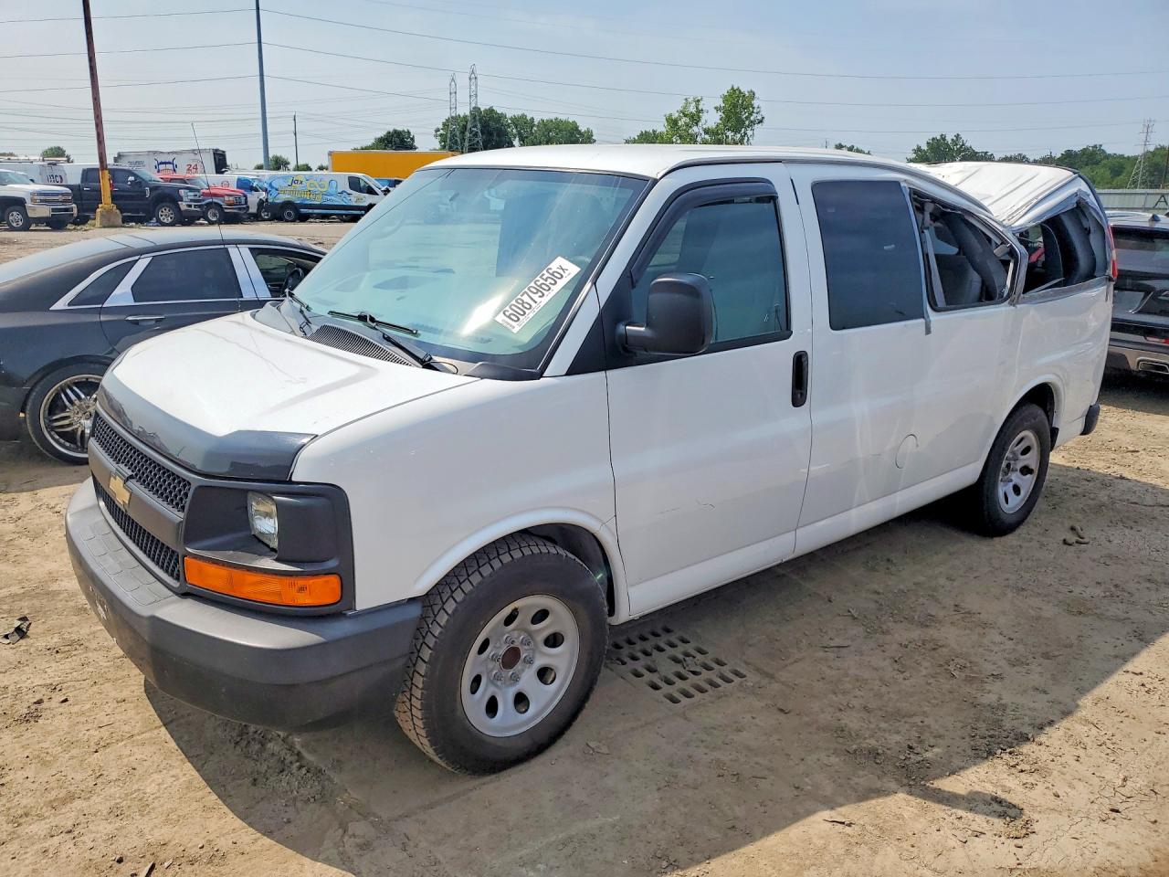2013 Chevrolet Express Passenger LS, VIN 1GNSGBF42D1164450 — Roof
