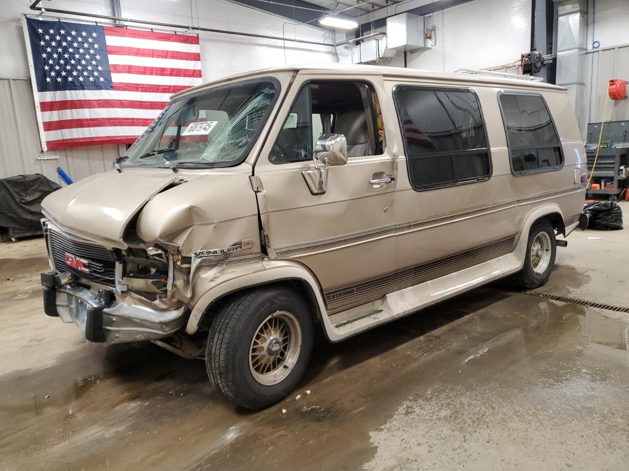 1994 GMC Vandura, VIN 1GDEG25K4RF517086 — Front end