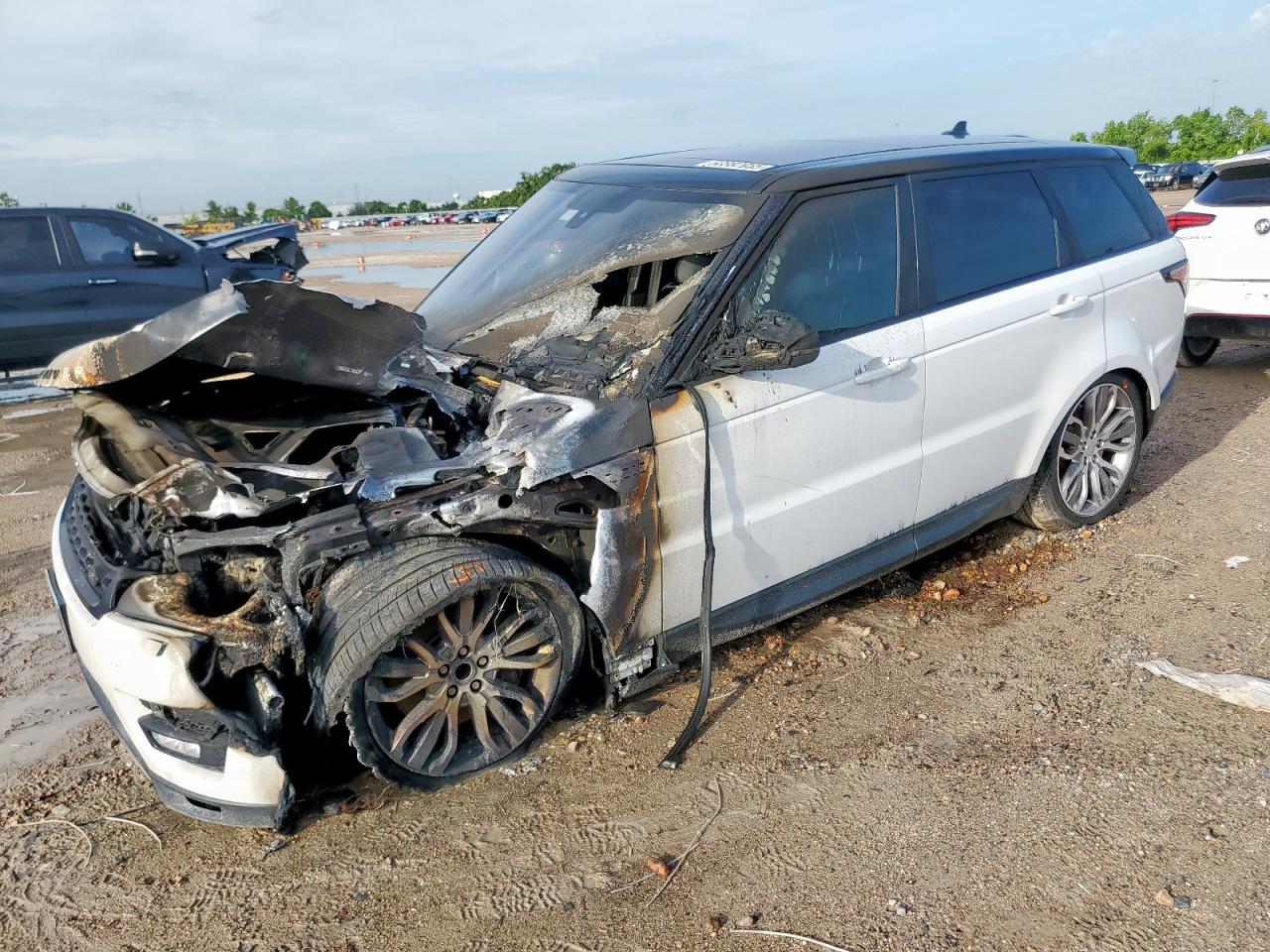 2016 Land Rover Range Rover Sport Dynamic, VIN SALWR2EF2GA103958 — Engine fire