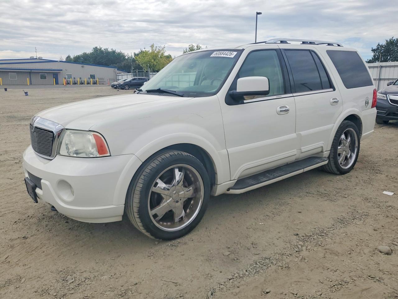 2003 Lincoln Navigator Luxury, VIN 5LMFU28R33LJ27009 — Vandalism