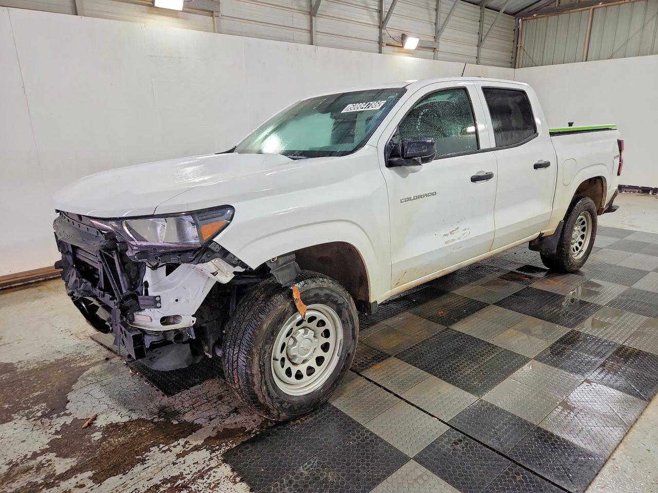 2023 Chevrolet Colorado 4WD Work Truck, VIN 1GCGTBEC4P1161900 — Front end