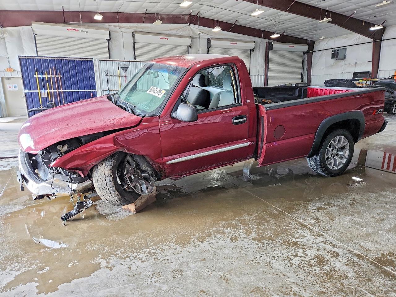 2004 GMC Sierra 1500 SLE, VIN 1GTEK14T04Z151643 — Front end