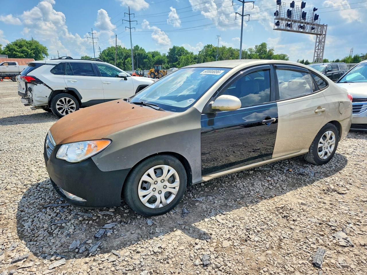 2009 Hyundai Elantra GLS, VIN KMHDU46D39U791228 — Minor dents and scratches