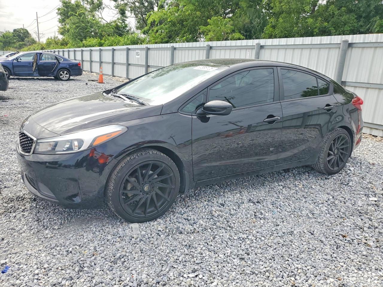 2017 Kia Forte LX, VIN 3KPFK4A76HE058009 — Side