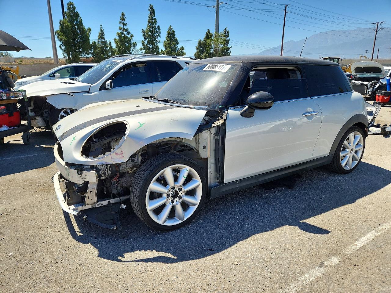 2014 MINI Hardtop, VIN WMWXM5C51ET936462 — Front end