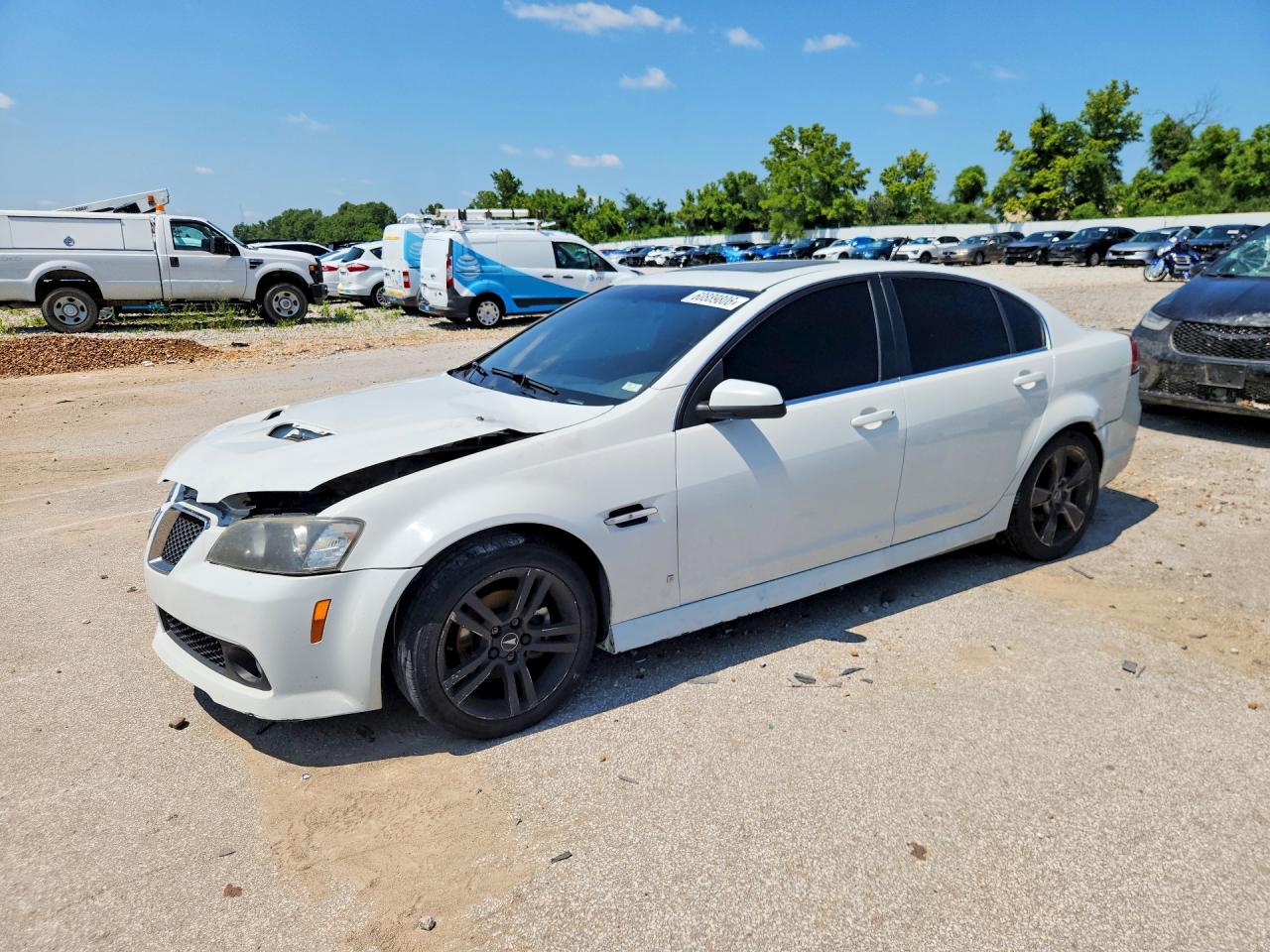 2008 Pontiac G8, VIN 6G2ER57718L130933 — Front end
