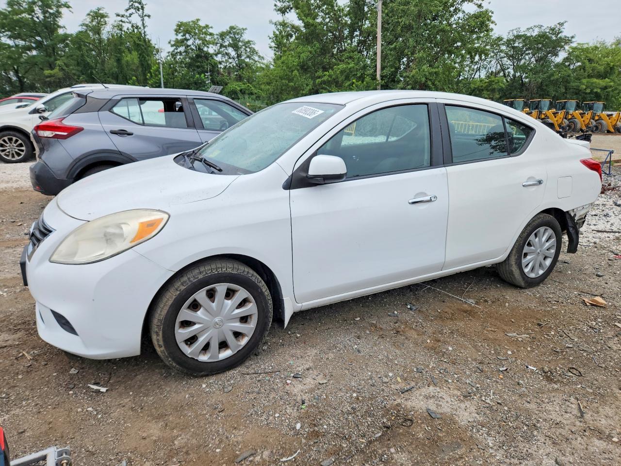 2013 Nissan Versa SV, VIN 3N1CN7AP4DL844184 — Rear end