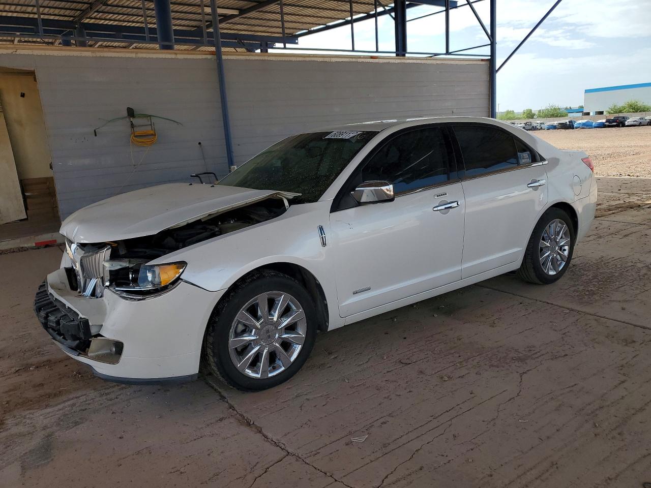 2011 Lincoln MKZ Hybrid, VIN 3LNDL2L30BR753374 — Front end