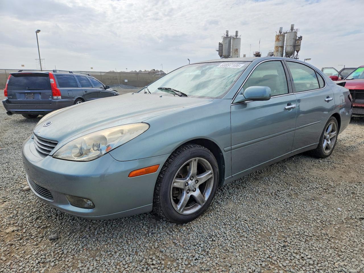 2002 Lexus ES 300, VIN JTHBF30GX20082004 — Rear end