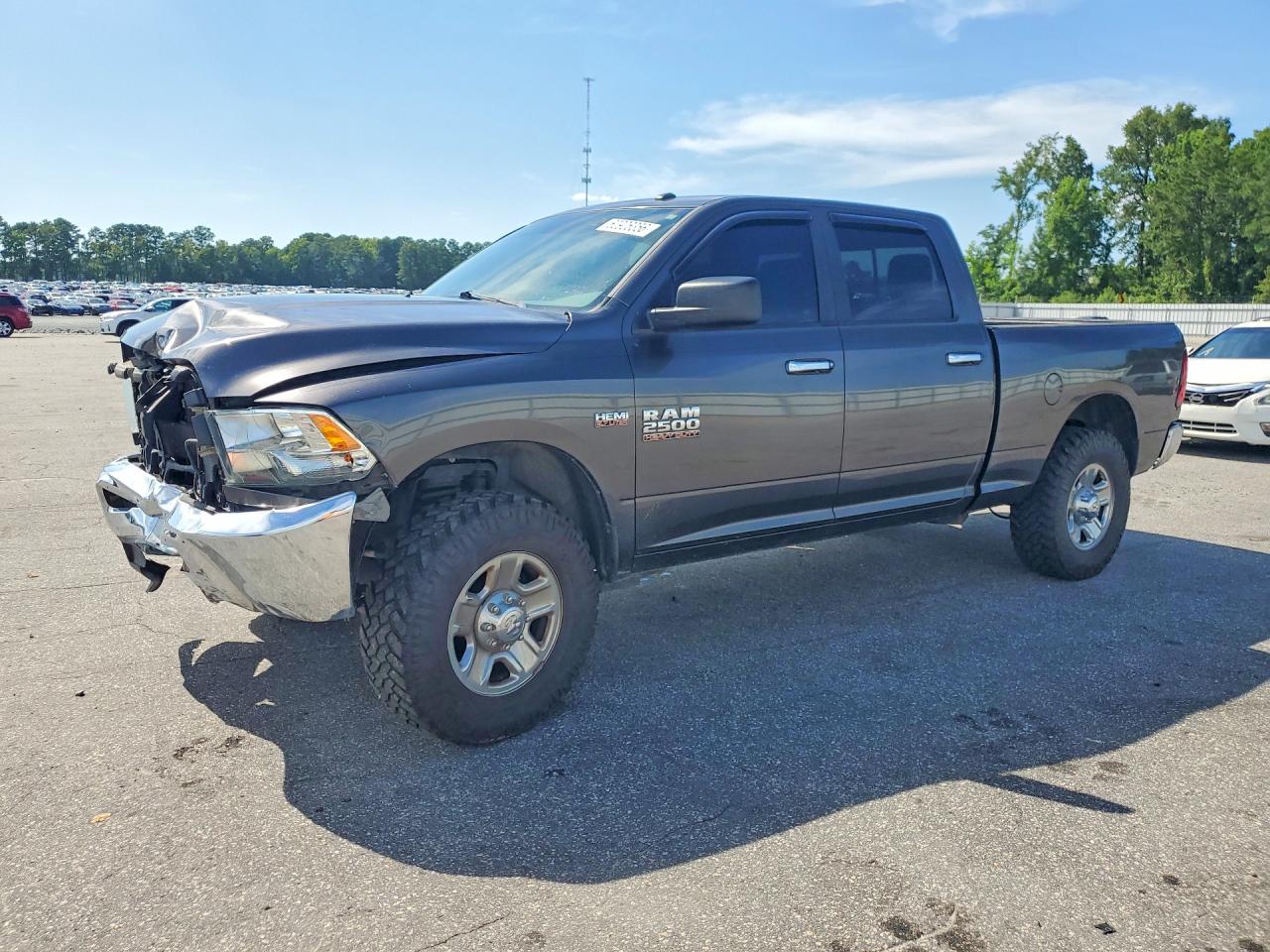 2016 Ram 2500 SLT, VIN 3C6TR4DT1GG146323 — Front end