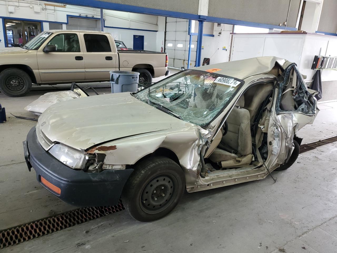1994 Honda Accord LX, VIN 1HGCD713XRA040002 — Rollover