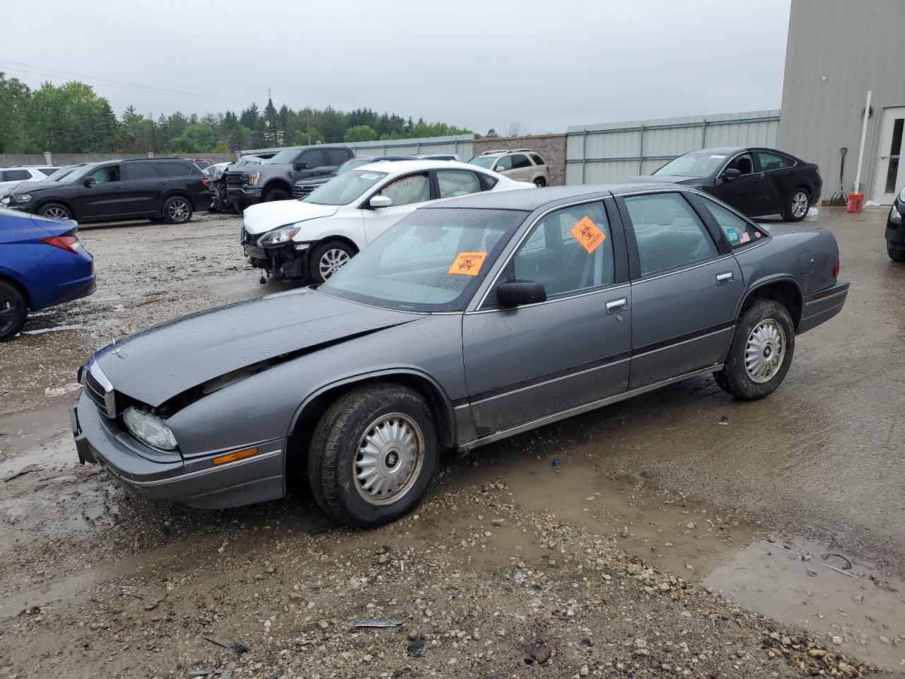 1993 Buick Regal Custom, VIN 2G4WB54L3P1446773 — Перед