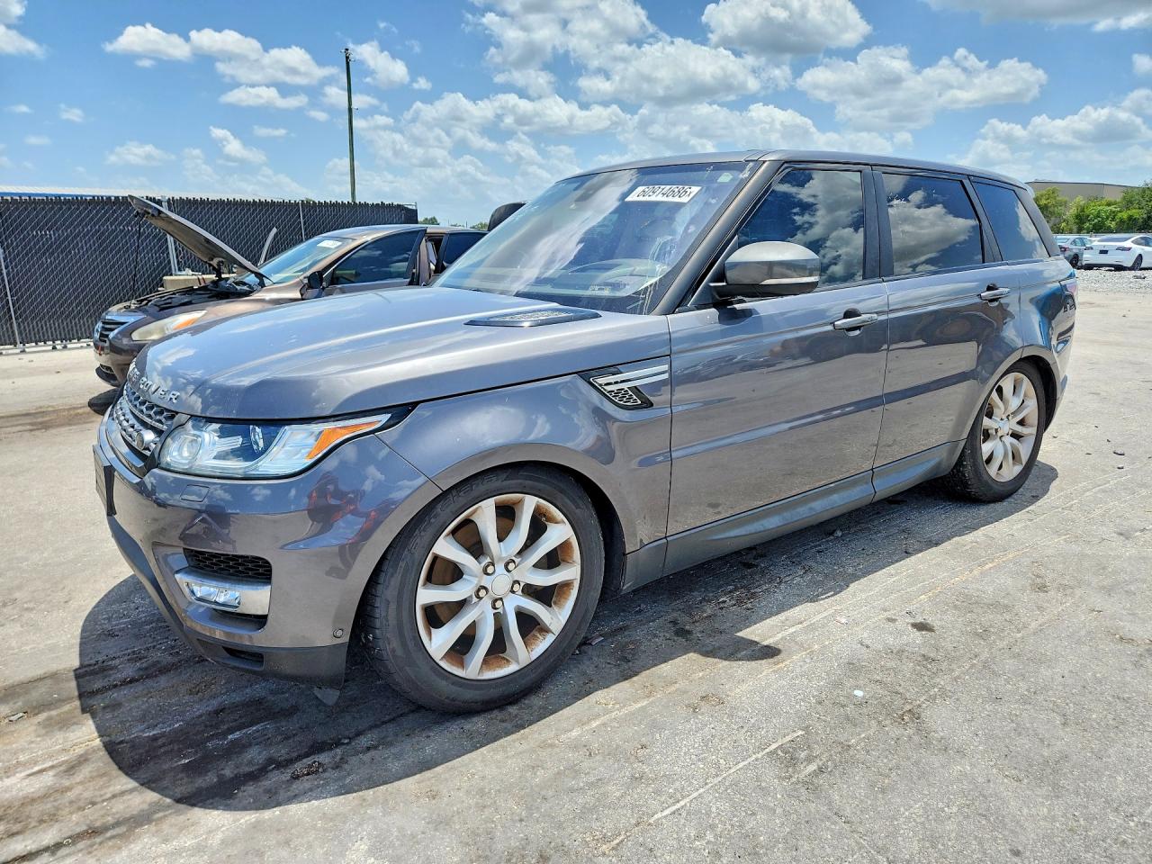 2016 Land Rover Range Rover Sport HSE, VIN SALWR2KF1GA641829 — Minor dents and scratches