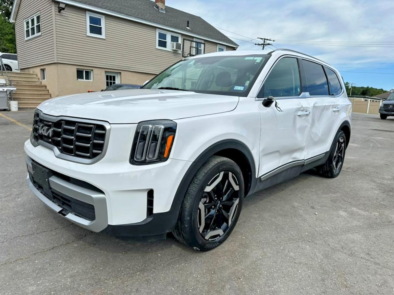 2025 Kia Telluride S, VIN 5XYP64GC4SG639970 — Minor dents and scratches