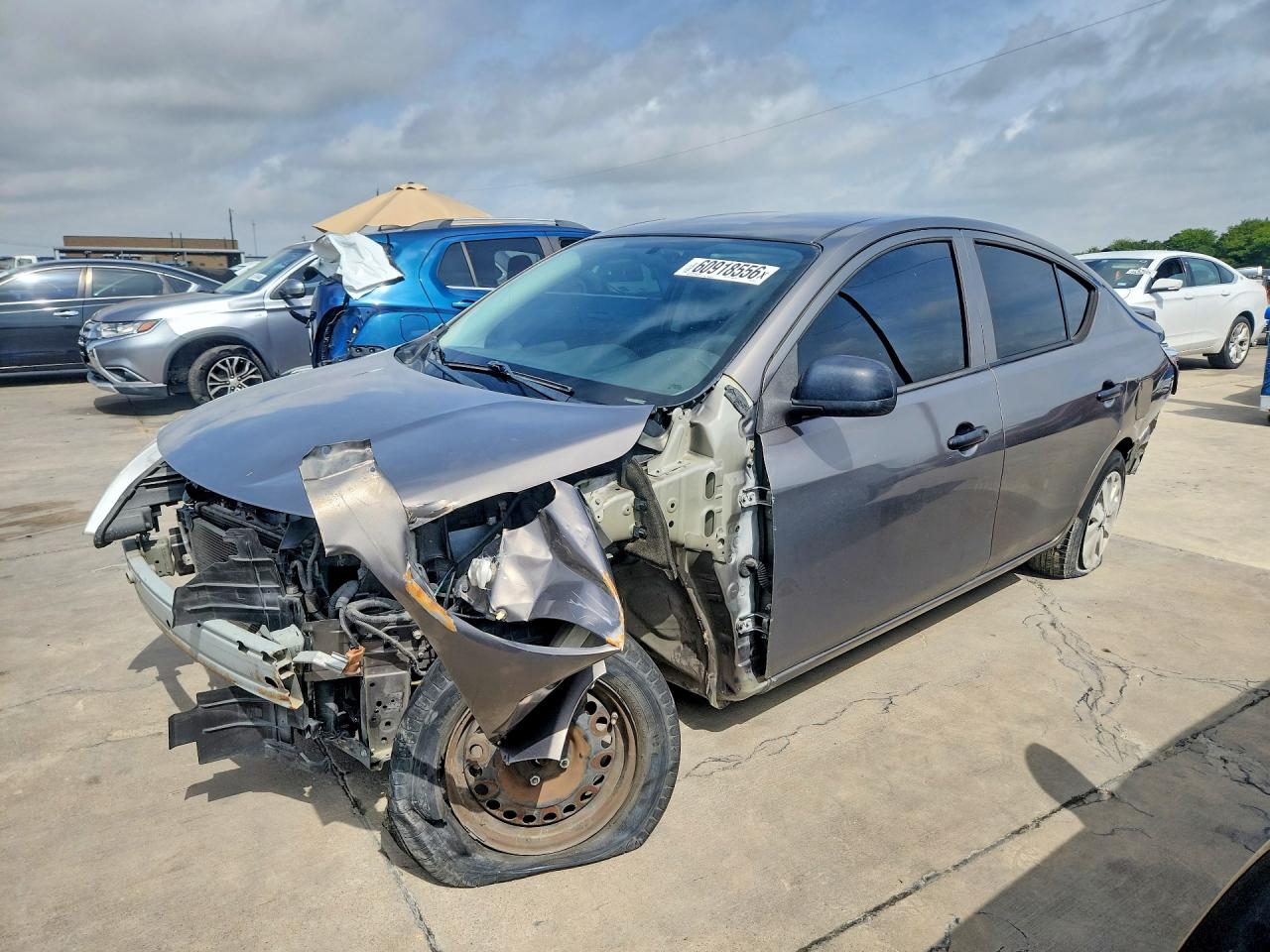2015 Nissan Versa SV, VIN 3N1CN7AP5FL859764 — Front end
