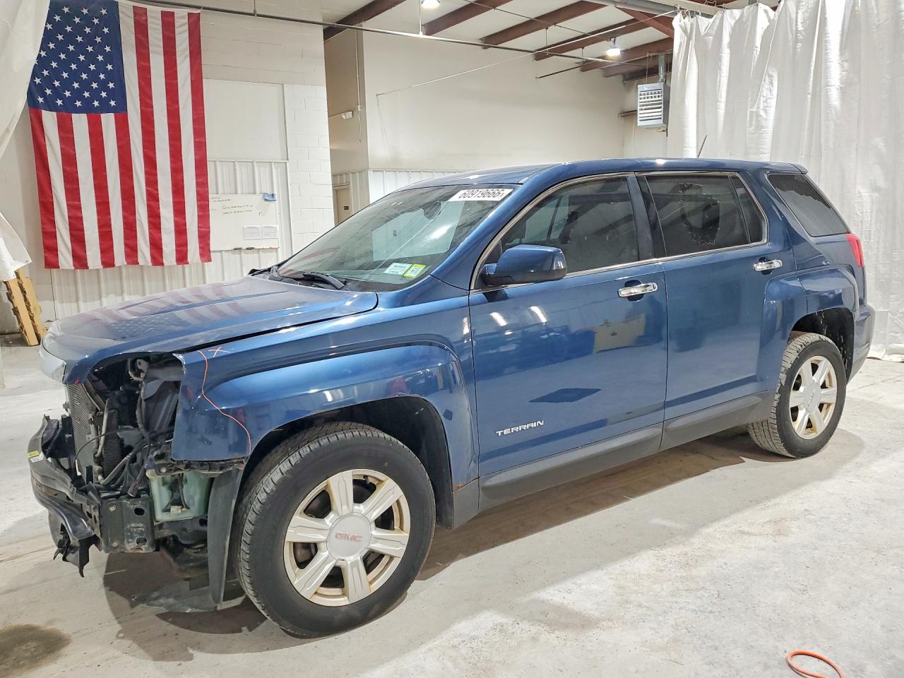 2016 GMC Terrain SLE, VIN 2GKALMEK0G6356807 — Front end