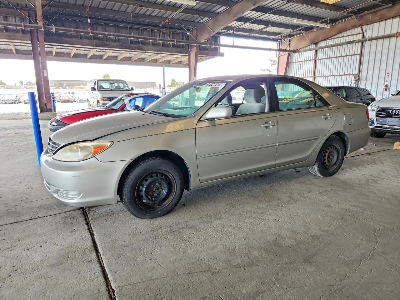 2002 Toyota Camry LE, VIN JTDBE32K720057471 — Minor dents and scratches