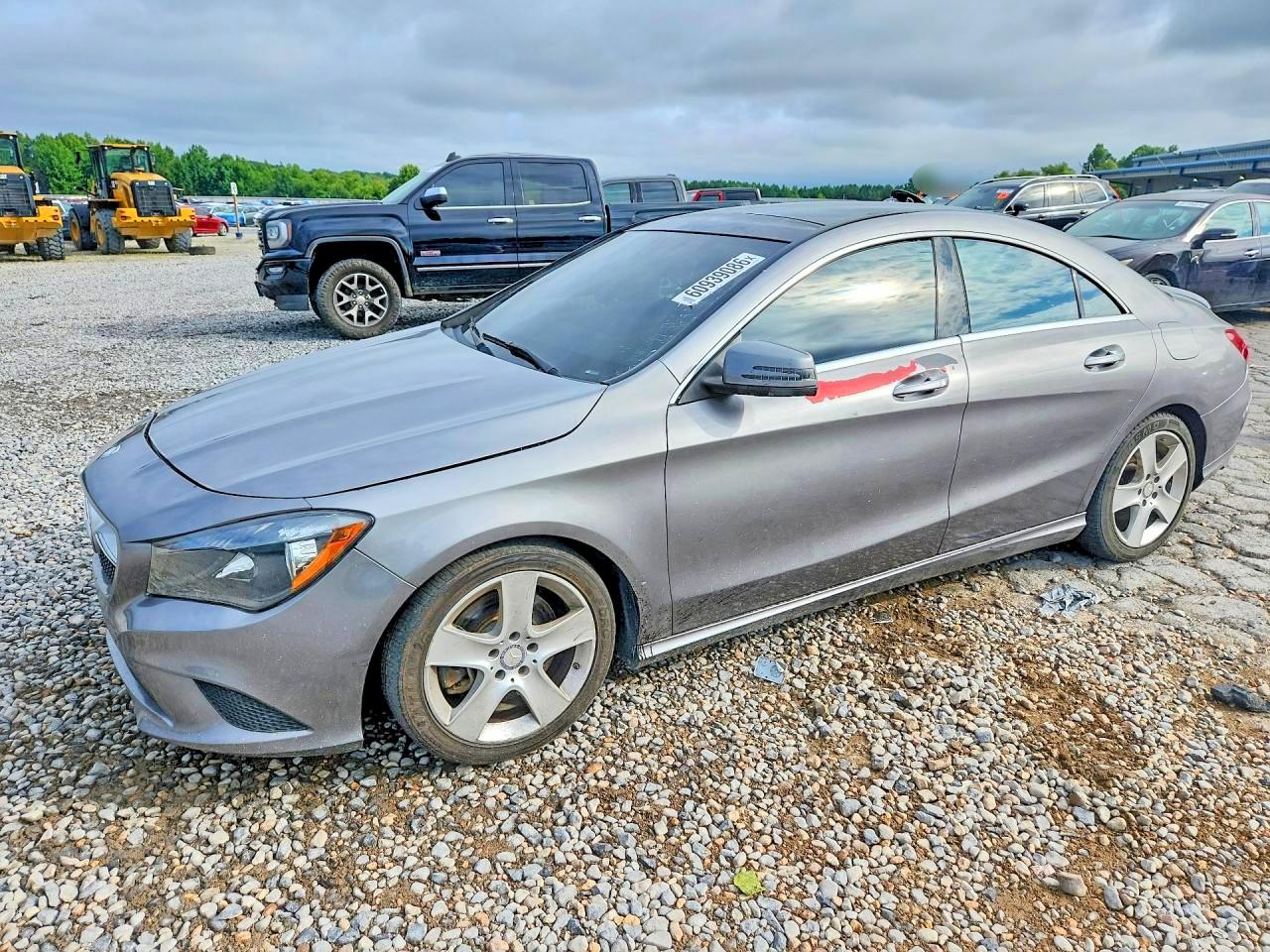 2016 Mercedes-Benz CLA 250, VIN WDDSJ4EB1GN392058 — Minor dents and scratches