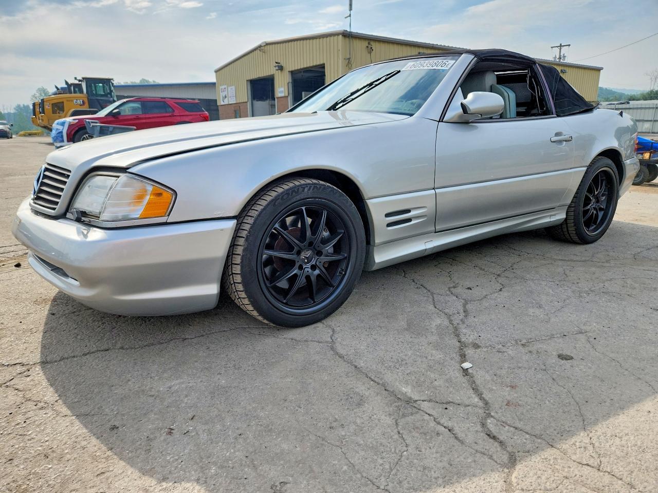 2001 Mercedes-Benz SL 500, VIN WDBFA68F91F197671 — Front end