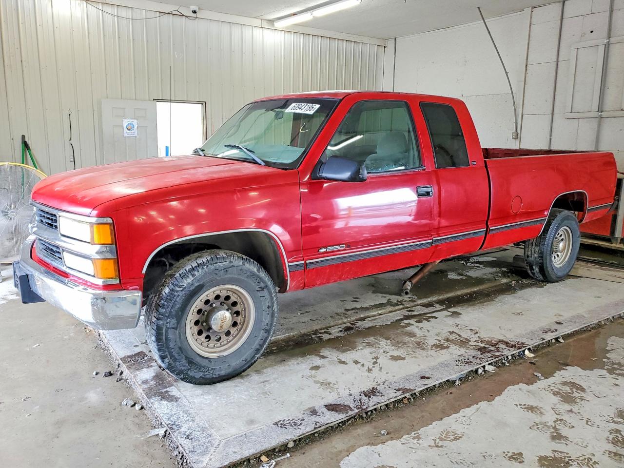 1998 Chevrolet Silverado 2500, VIN 1GCGC29RXWE137803 — Мелкие вмятины и царапины
