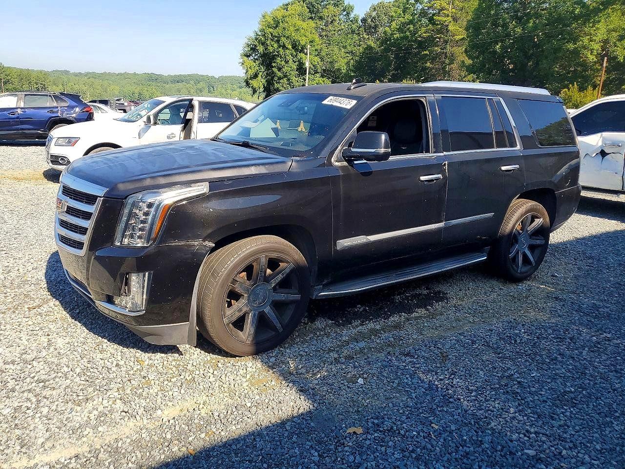 2017 Cadillac Escalade Luxury, VIN 1GYS4BKJ9HR123795 — Front end