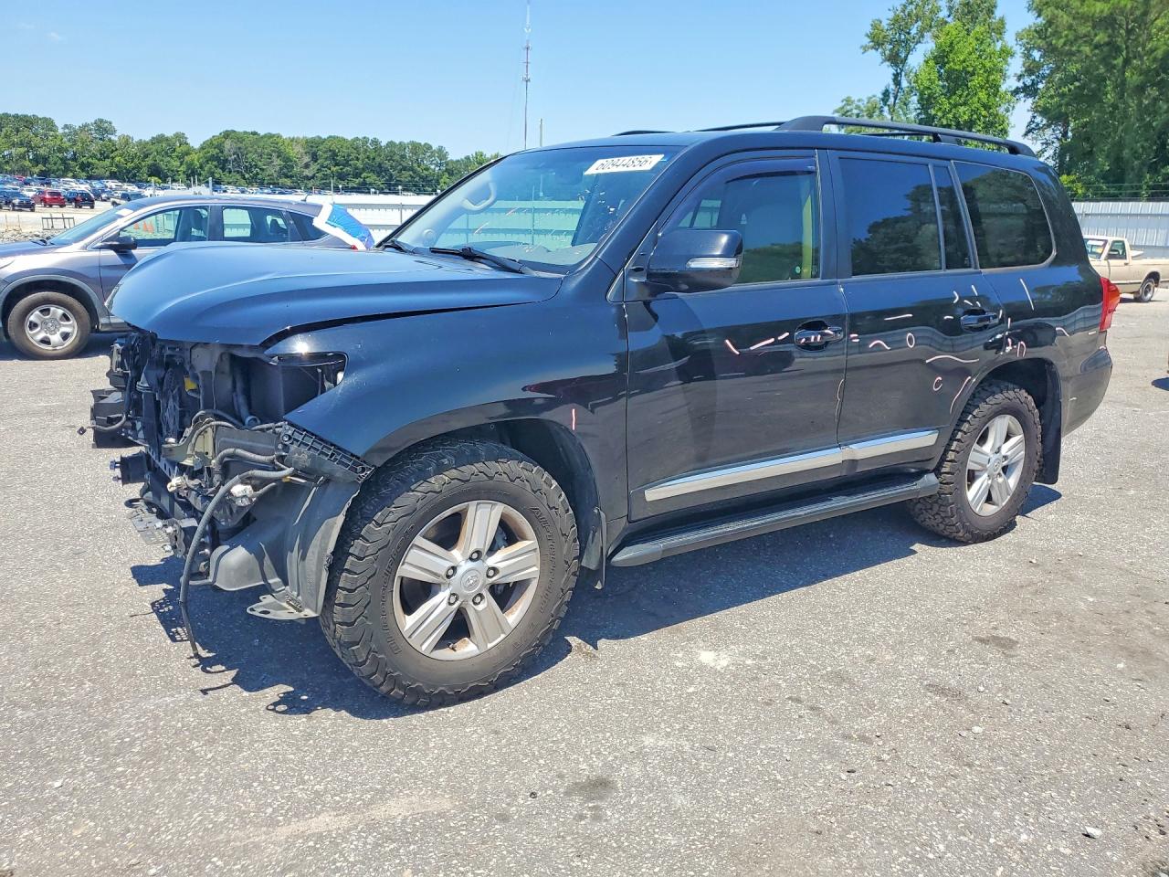 2014 Toyota Land Cruiser, VIN JTMHY7AJ4E4022076 — Front end