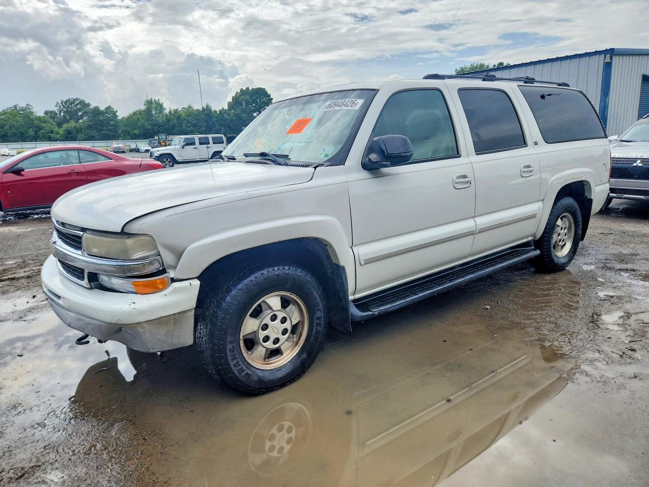 2001 Chevrolet Suburban LS, VIN 3GNFK16T61G228066 — Side