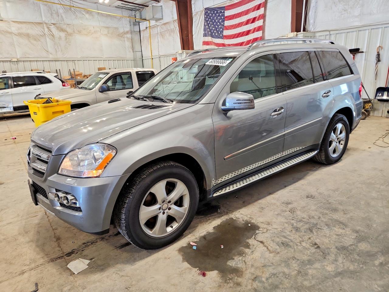 2011 Mercedes-Benz GL 450, VIN 4JGBF7BE2BA663636 — Minor dents and scratches