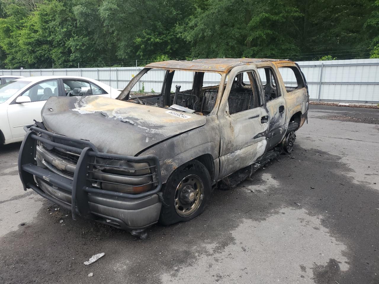 2001 Chevrolet Suburban LT, VIN 3GNGK26U11G234408 — Burn