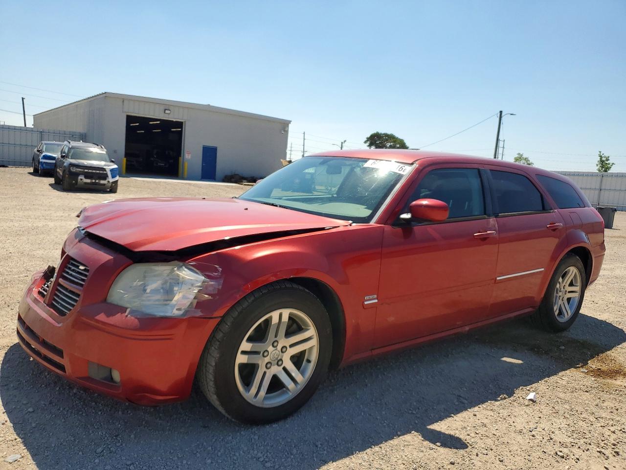 2005 Dodge Magnum RT, VIN 2D4GV582X5H654416 — Front end