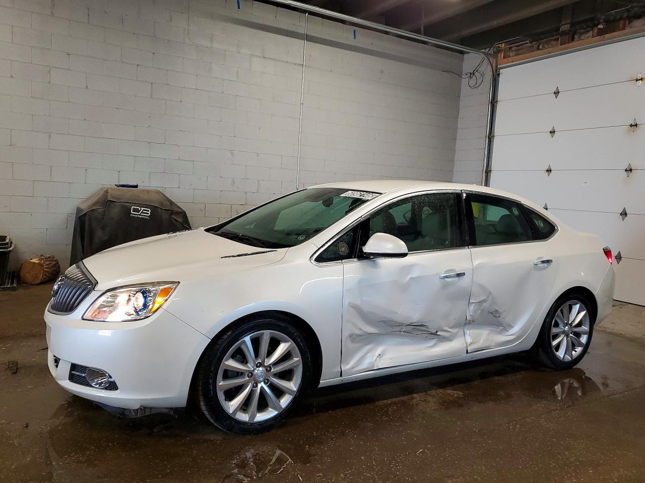 2013 Buick Verano Convenience Group, VIN 1G4PR5SK3D4146306 — Бок