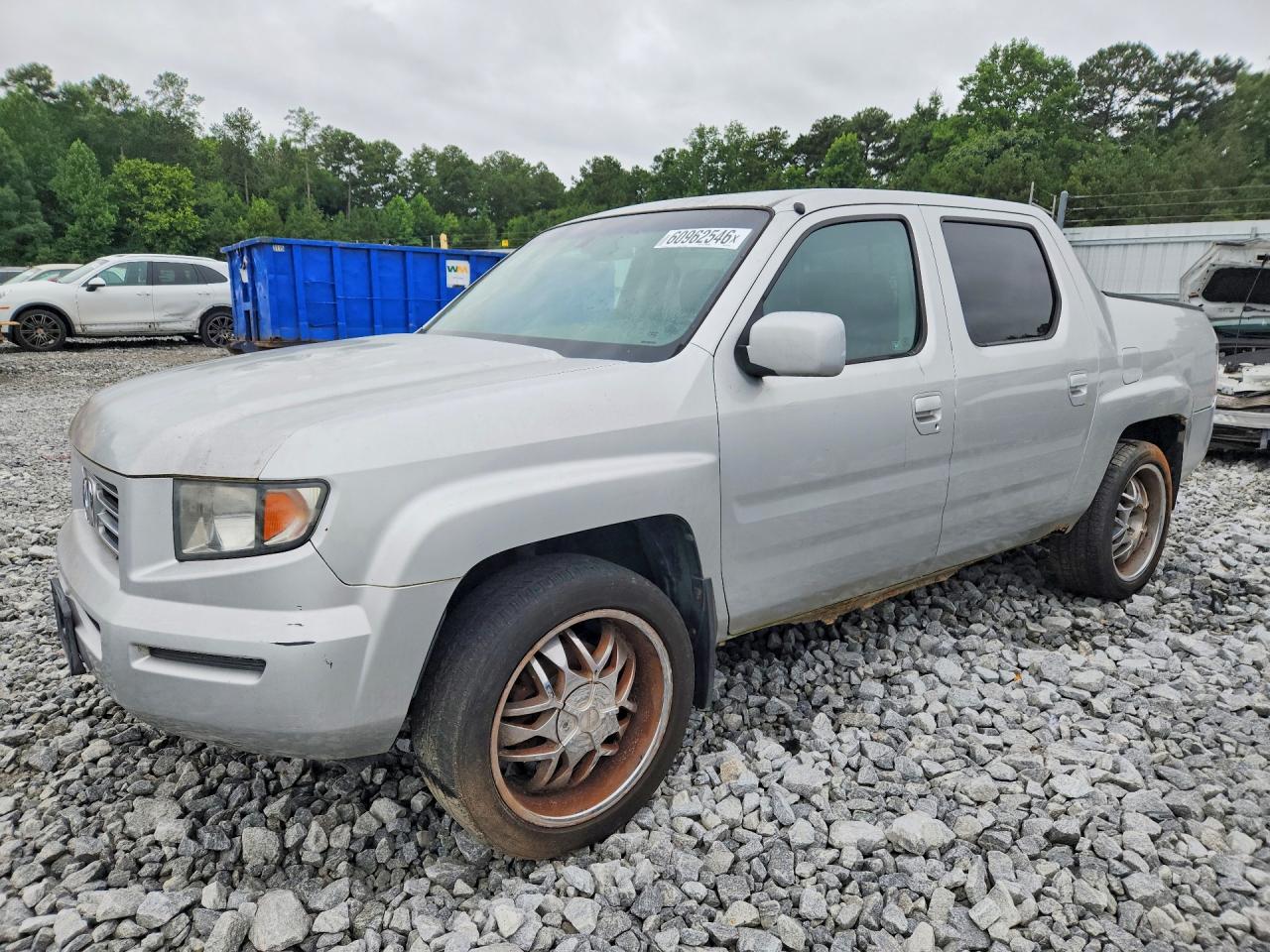 2006 Honda Ridgeline RTL, VIN 2HJYK165X6H547959 — Minor dents and scratches