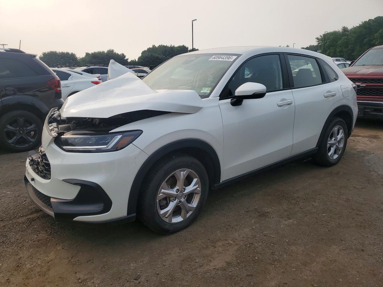 2025 Honda HR-V LX, VIN 3CZRZ2H39SM710144 — Перед